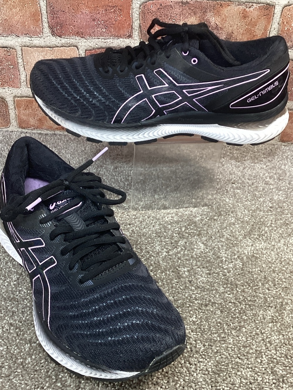 Asics Gel Nimbus 22 women’s Black running shoes size 10
